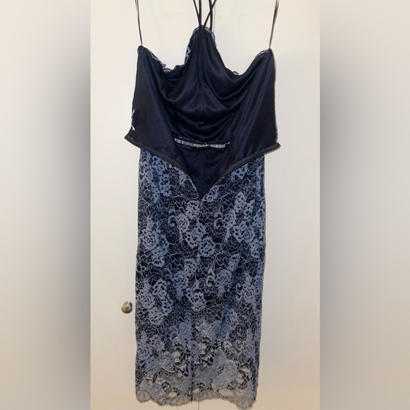 Aeom Sleeveless Halter Blue Lace Midi Dress - Picture 5 of 6